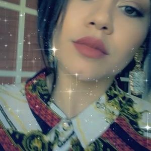 Meet your Posher, Dalia